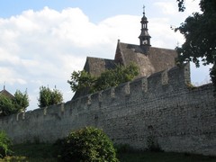 Mury obronne i kościół św. Władysława