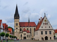Ratusz i bazylika �w. Idziego