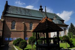 Ko�ci� i klasztor franciszkan�w