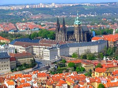 Hradczany z wie�y widokowej na Petrinie