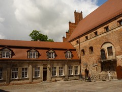 Dziedziniec �widwi�skiego zamku