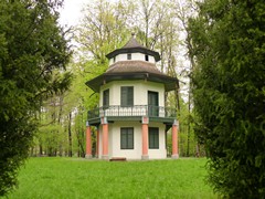 Domek Chi�ski w Parku Zamkowym